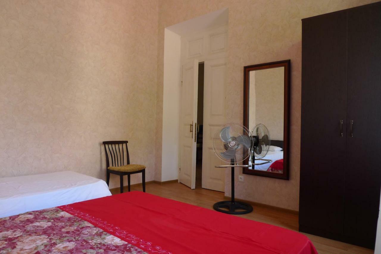 Old Town Guesthouse Sohum Dış mekan fotoğraf